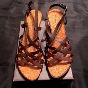 ‼️NEW‼️ Kenneth Cole Reaction Cedar-Ful Wedges